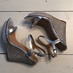 Badgley Mischka Glenna Silmet Wedge
